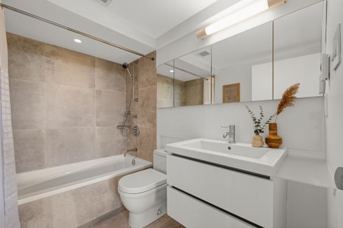 10-avoca-avenue-704-705-toronto-web-mls-30 at 704/705 - 10 Avoca Avenue, Rosedale-Moore Park, Toronto