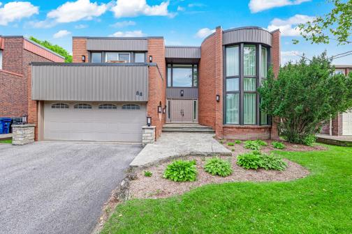 88 Garnier Court, Bayview Woods-Steeles, Toronto photo number 2