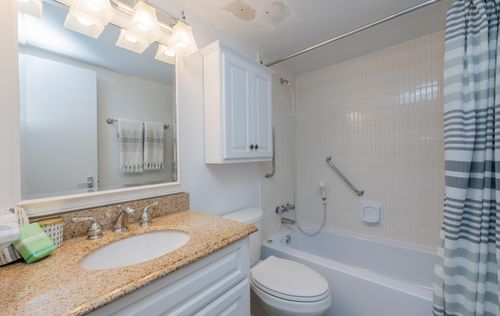 5-massey-square-1801-034-043-bathroom-mls_size at 1801 - 5 Massey Square, Crescent Town, Toronto