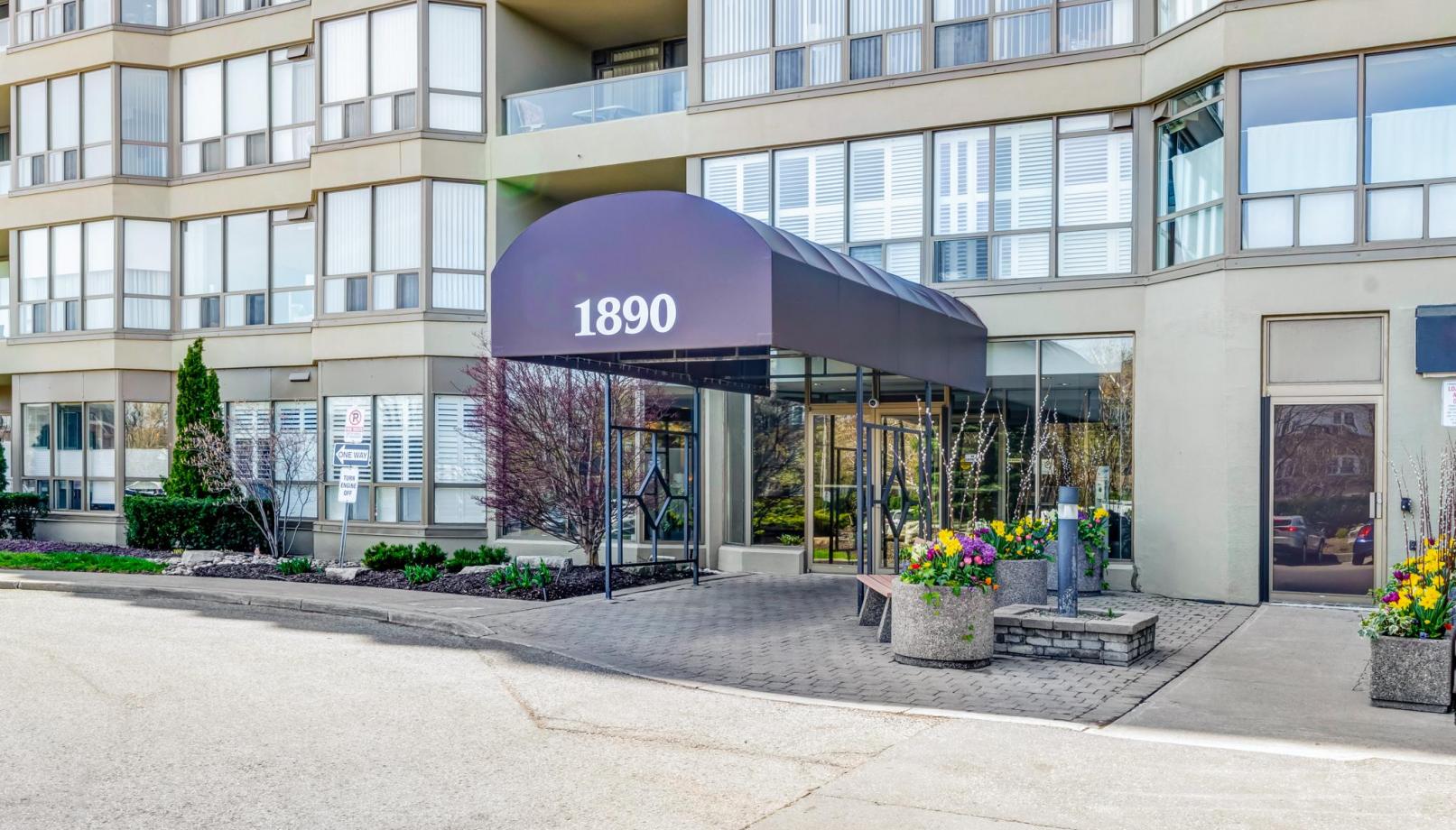 #914 - 1890 Valley Farm Road, Town Centre, Pickering