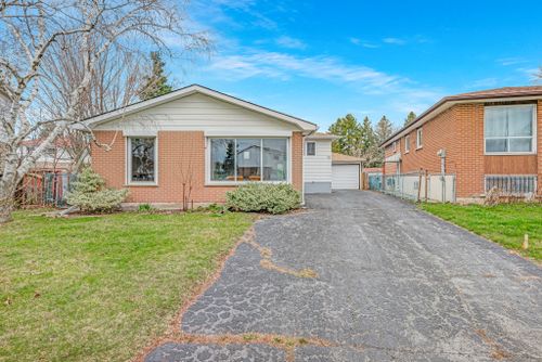 18-howell-square-toronto-web-mls-7 at 18 Howell Square, Malvern, Toronto