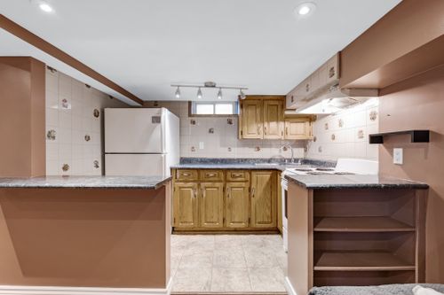 172-sheridan-avenue-toronto-web-mls-40 at 172 Sheridan Avenue, Little Portugal, Toronto