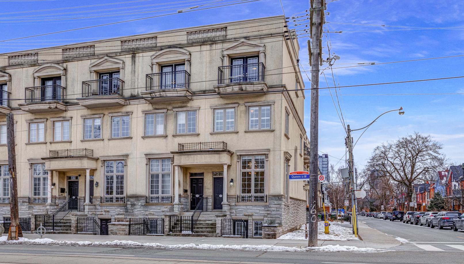 949 Queen Street West, Trinity-Bellwoods, Toronto