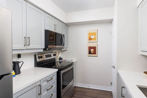018-1920x1080-photo at 805 - 225 Merton Street, Mount Pleasant West, Toronto