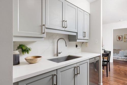 019-1920x1080-photo at 805 - 225 Merton Street, Mount Pleasant West, Toronto