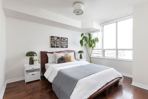020-1920x1080-photo at 805 - 225 Merton Street, Mount Pleasant West, Toronto