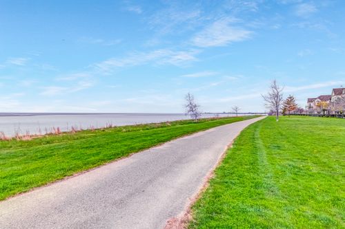 322-lakebreeze-drive-clarington-reshoot-web-mls-35 at 322 Lakebreeze Drive, Newcastle, Clarington