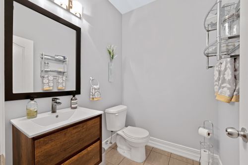 322-lakebreeze-drive-clarington-web-mls-31 at 322 Lakebreeze Drive, Newcastle, Clarington