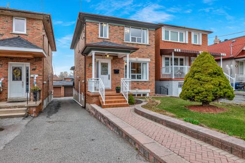 146 Ennerdale Road, Caledonia-Fairbank, Toronto photo number 2