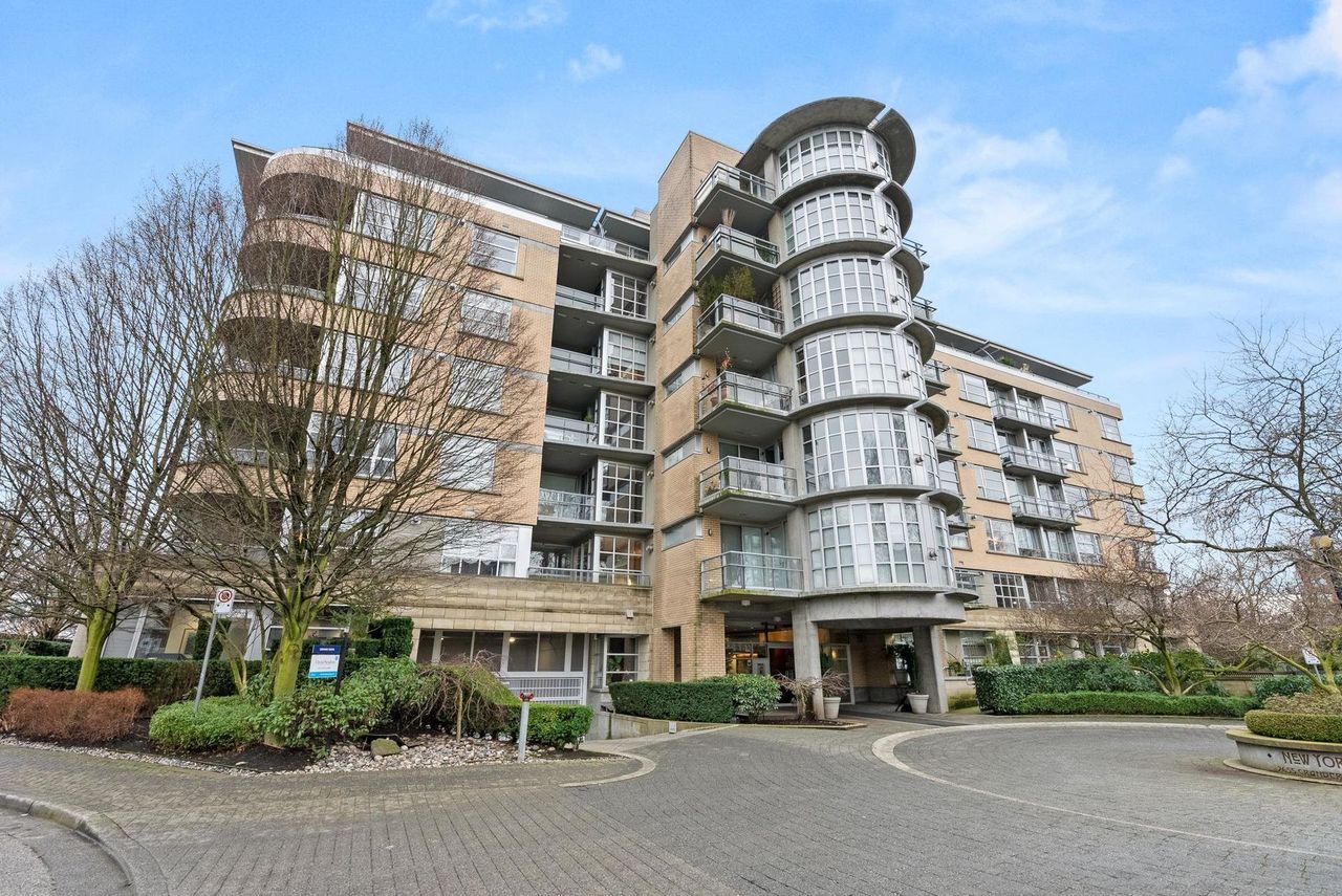 601 - 2655 Cranberry Drive, Kitsilano, Vancouver West  by Seadon & Associates 601 - 2655 Cranberry Drive, Kitsilano, Vancouver West