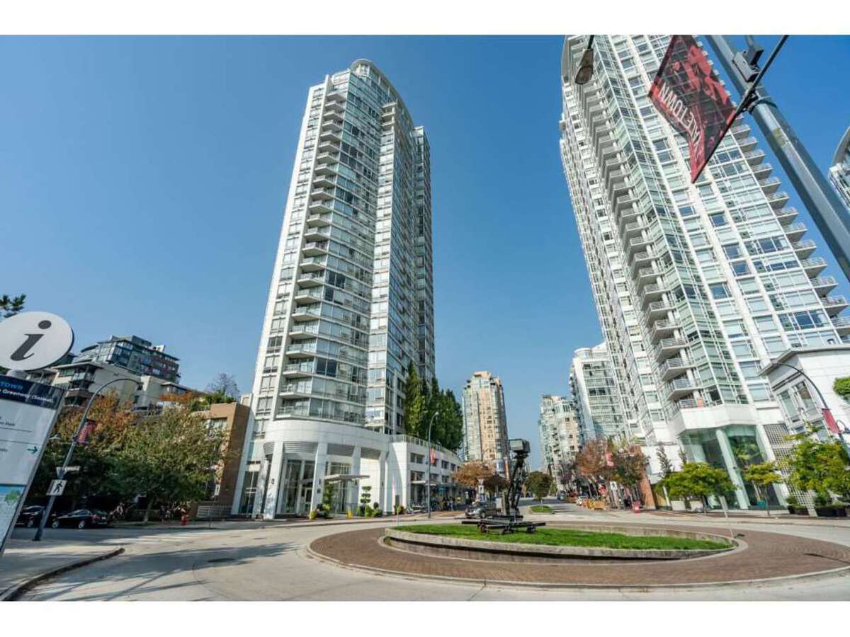 1205 - 1201 Marinaside Crescent, Yaletown, Vancouver West  by Seadon & Associates 1205 - 1201 Marinaside Crescent, Yaletown, Vancouver West