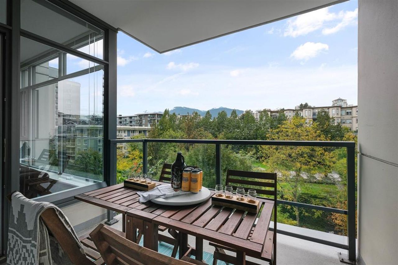 512 - 135 W 2nd Street, Lower Lonsdale, North Vancouver  by Seadon & Associates 512 - 135 W 2nd Street, Lower Lonsdale, North Vancouver