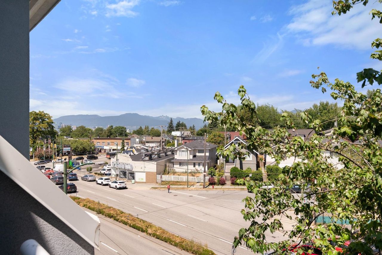 PH11 - 760 Kingsway, Fraser VE, Vancouver East  by Seadon & Associates PH11 - 760 Kingsway, Fraser VE, Vancouver East