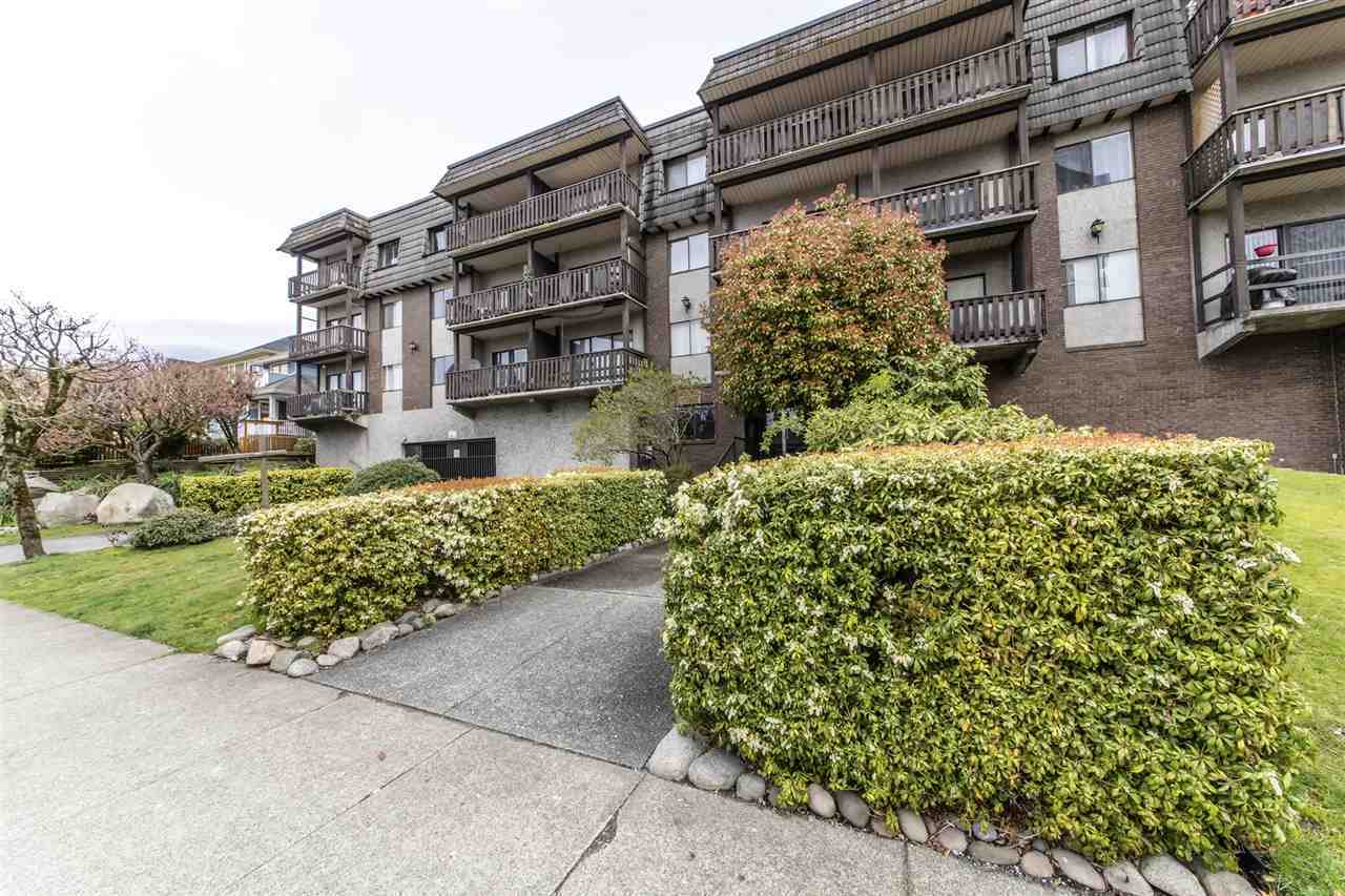 170-e-3rd-street-lower-lonsdale-north-vancouver-11 at 203 - 170 E 3rd Street, Lower Lonsdale, North Vancouver