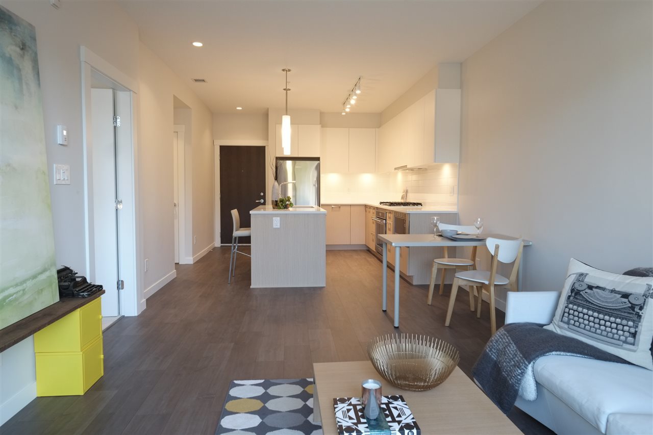 4 at 210 - 625 E 3rd Street, Lower Lonsdale, North Vancouver 4 at 210 - 625 E 3rd Street, Lower Lonsdale, North Vancouver