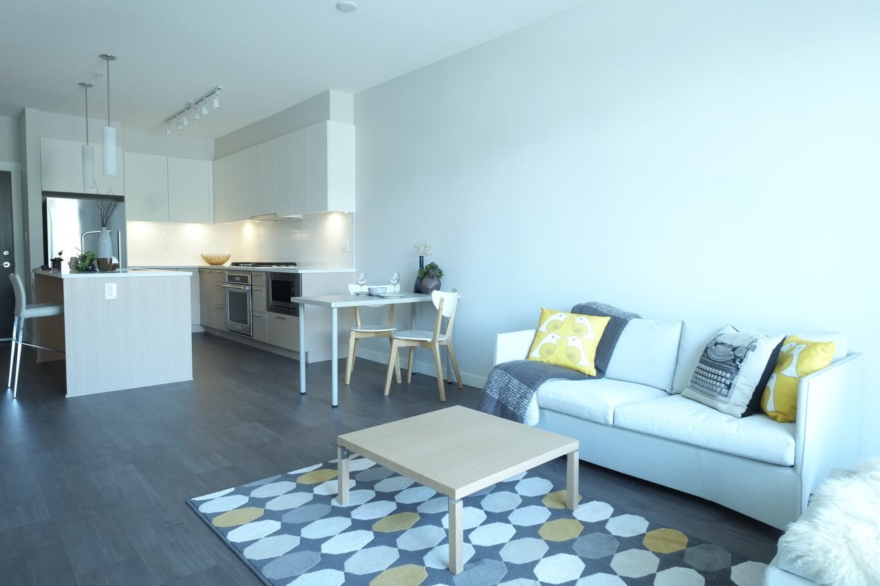 6 at 210 - 625 E 3rd Street, Lower Lonsdale, North Vancouver 6 at 210 - 625 E 3rd Street, Lower Lonsdale, North Vancouver