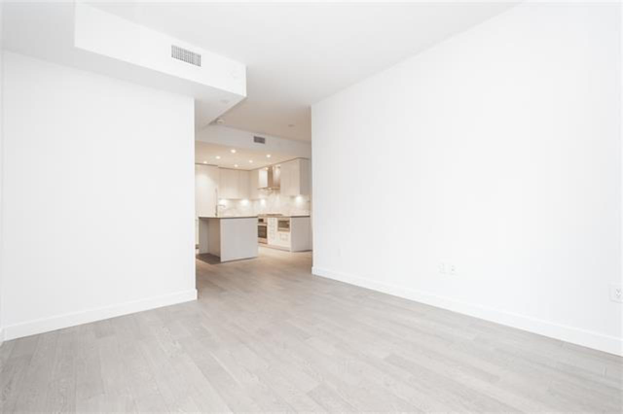 7 at 203 - 3220 Connaught, Edgemont, North Vancouver 7 at 203 - 3220 Connaught, Edgemont, North Vancouver