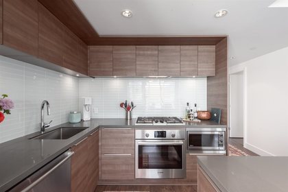 1550-fern-street-lynnmour-north-vancouver-04