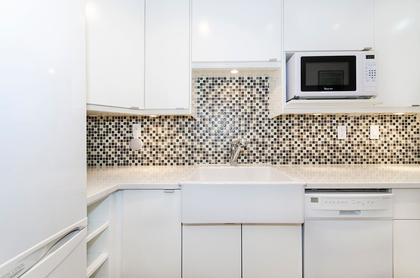 175-e-4th-street-lower-lonsdale-north-vancouver-03