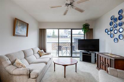 155-e-5th-street-lower-lonsdale-north-vancouver-01