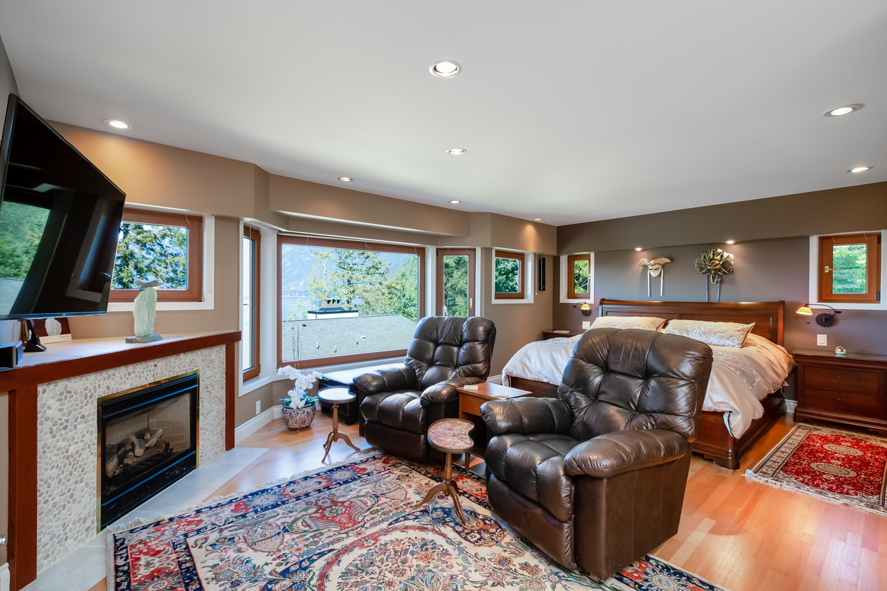 02 at 6860 Hycroft Road, Whytecliff, West Vancouver