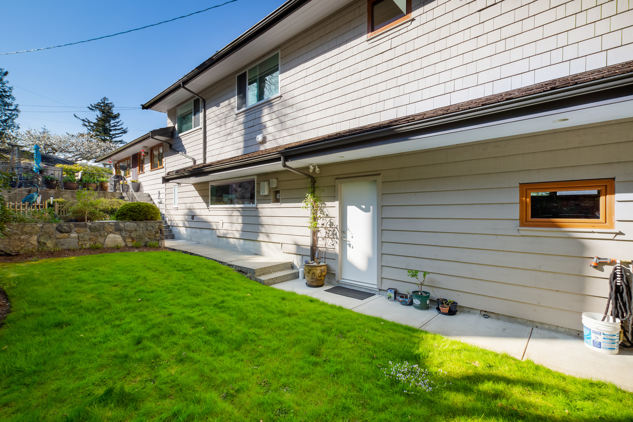 50 at 6860 Hycroft Road, Whytecliff, West Vancouver