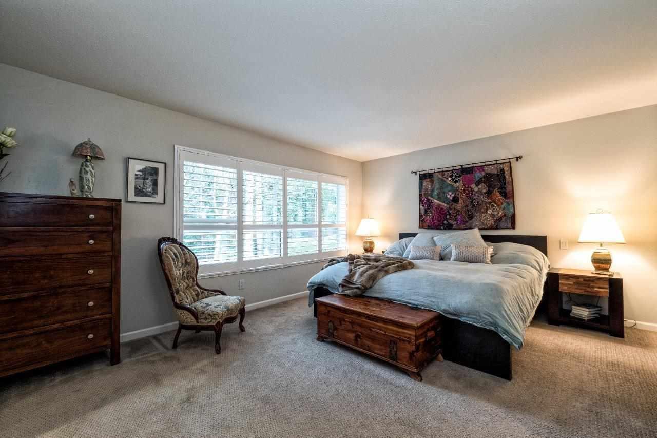 Master-Bedroom at 2433 Mowat Place, Blueridge NV, North Vancouver