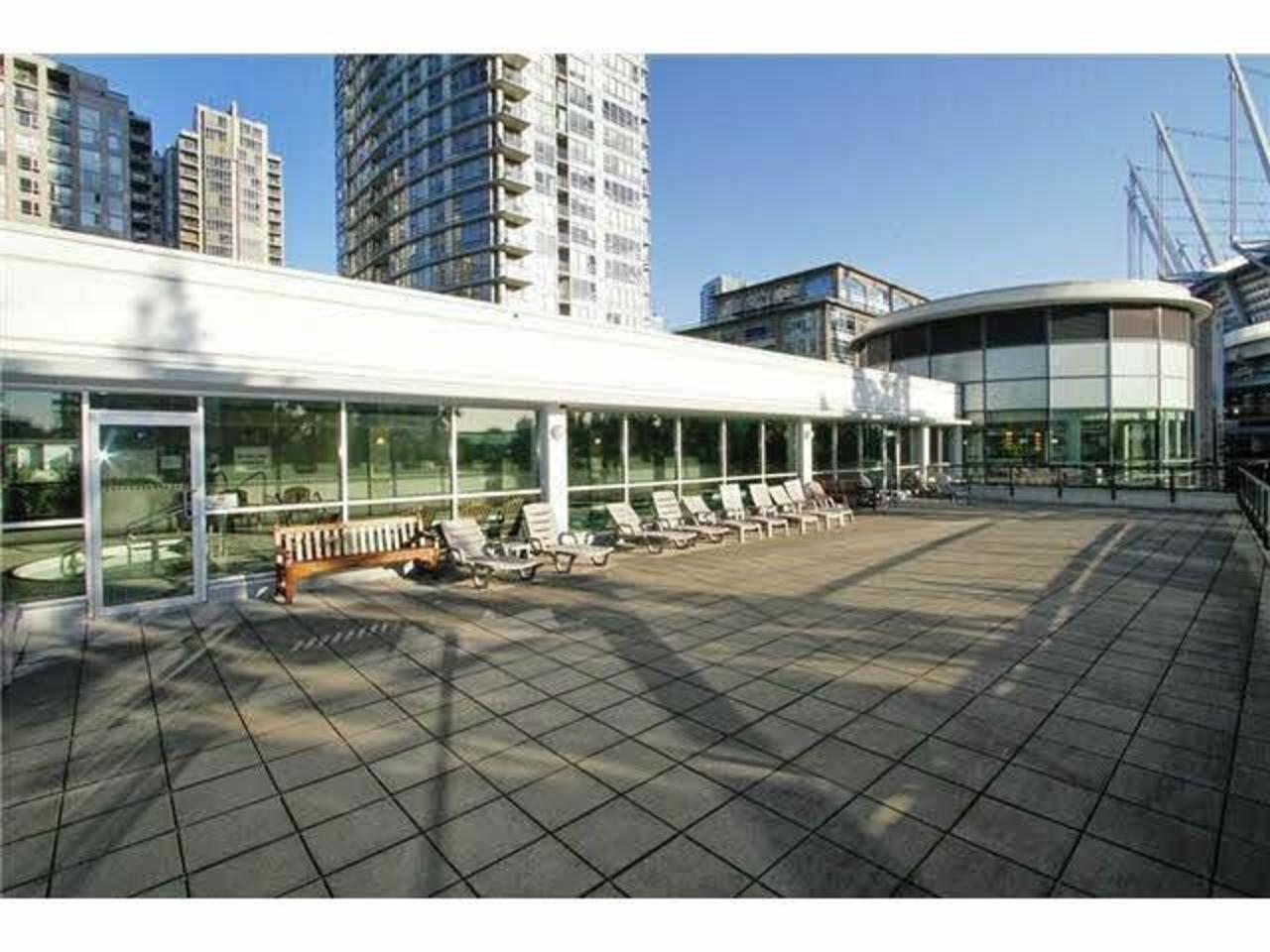 Roof at 1711 - 939 Expo Boulevard, Yaletown, Vancouver West Roof at 1711 - 939 Expo Boulevard, Yaletown, Vancouver West