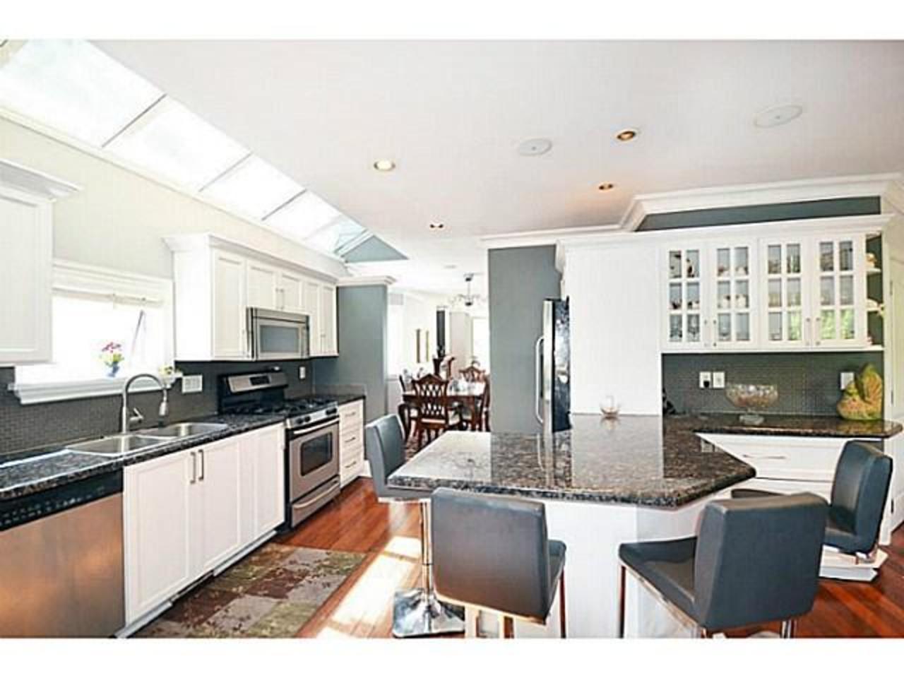 Dining-Room at 2556 Chesterfield Avenue, Upper Lonsdale, North Vancouver Dining-Room at 2556 Chesterfield Avenue, Upper Lonsdale, North Vancouver