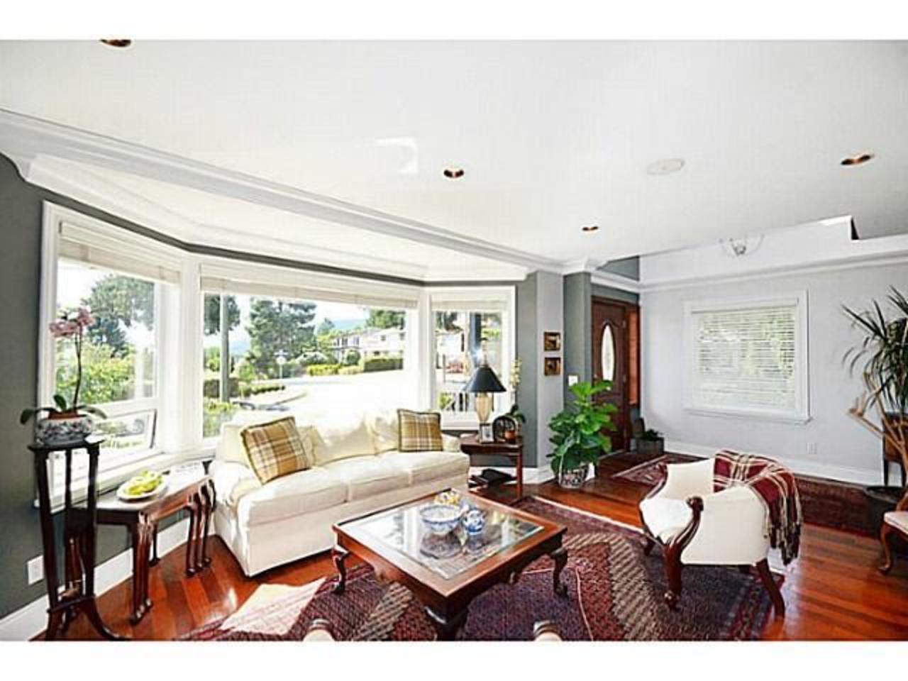 Living-Room at 2556 Chesterfield Avenue, Upper Lonsdale, North Vancouver Living-Room at 2556 Chesterfield Avenue, Upper Lonsdale, North Vancouver