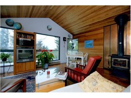 Living-Room at 570 Bayview Road, Lions Bay, West Vancouver