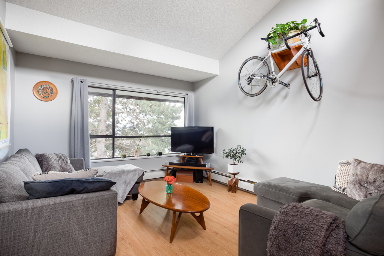 330 - 210 W 2nd Street, Lower Lonsdale, North Vancouver