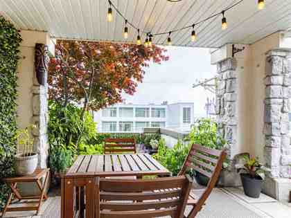 365-e-1st-street-lower-lonsdale-north-vancouver-01