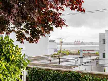 365-e-1st-street-lower-lonsdale-north-vancouver-02