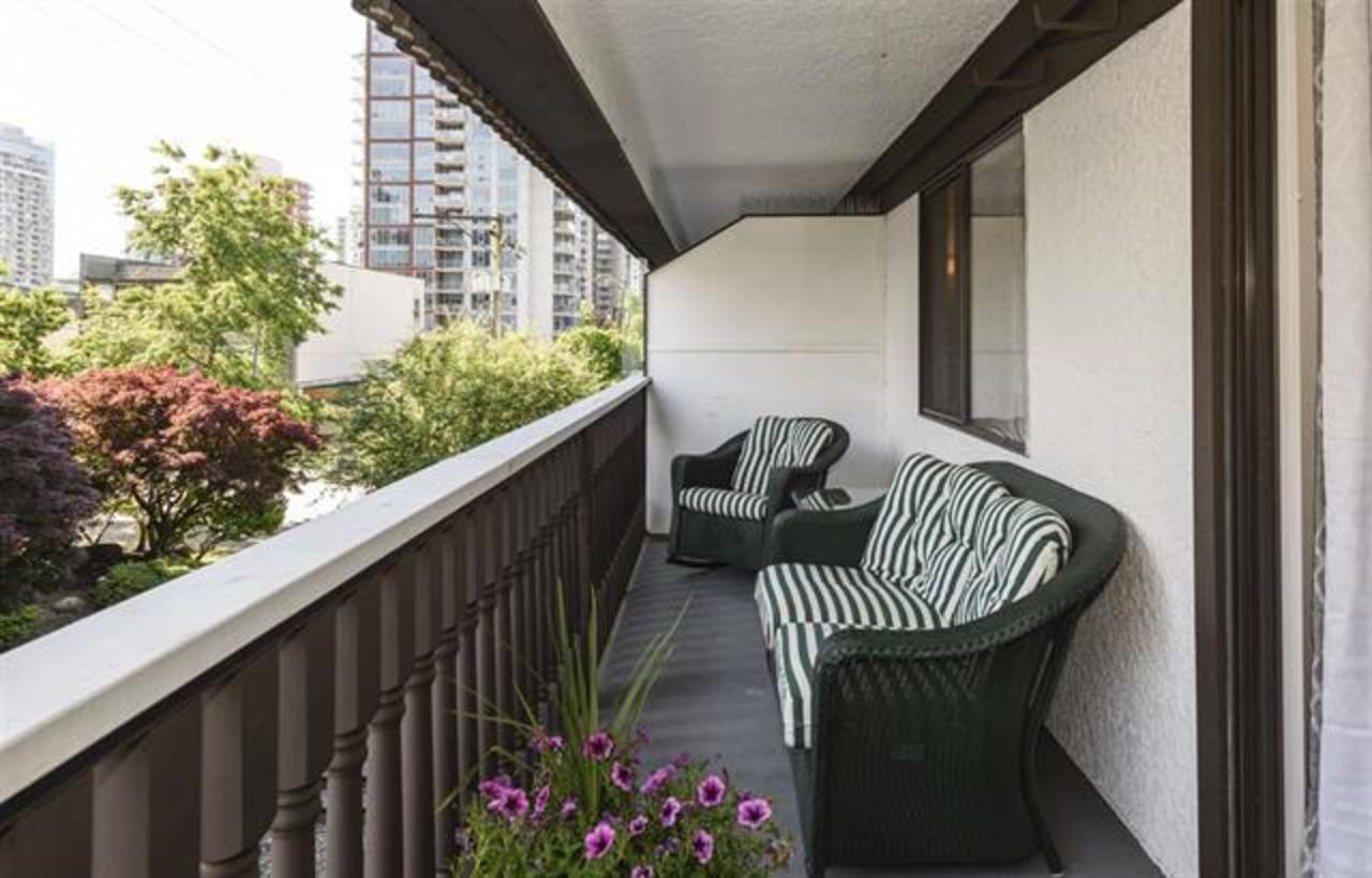 13 at 301 - 1610 Chesterfield Street, Central Lonsdale, North Vancouver 13 at 301 - 1610 Chesterfield Street, Central Lonsdale, North Vancouver