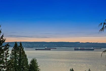 3151-benbow-road-westmount-wv-west-vancouver-03