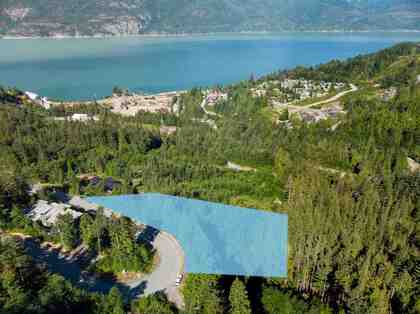 1121-copper-drive-britannia-beach-squamish-02