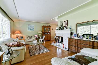 265-e-23rd-street-central-lonsdale-north-vancouver-02