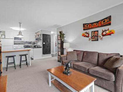 251-w-4th-street-lower-lonsdale-north-vancouver-02