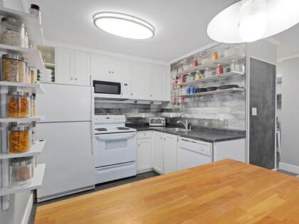 251-w-4th-street-lower-lonsdale-north-vancouver-05