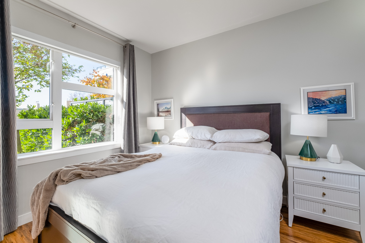 15 at 202 - 111 E 3rd Street, Lower Lonsdale, North Vancouver 15 at 202 - 111 E 3rd Street, Lower Lonsdale, North Vancouver