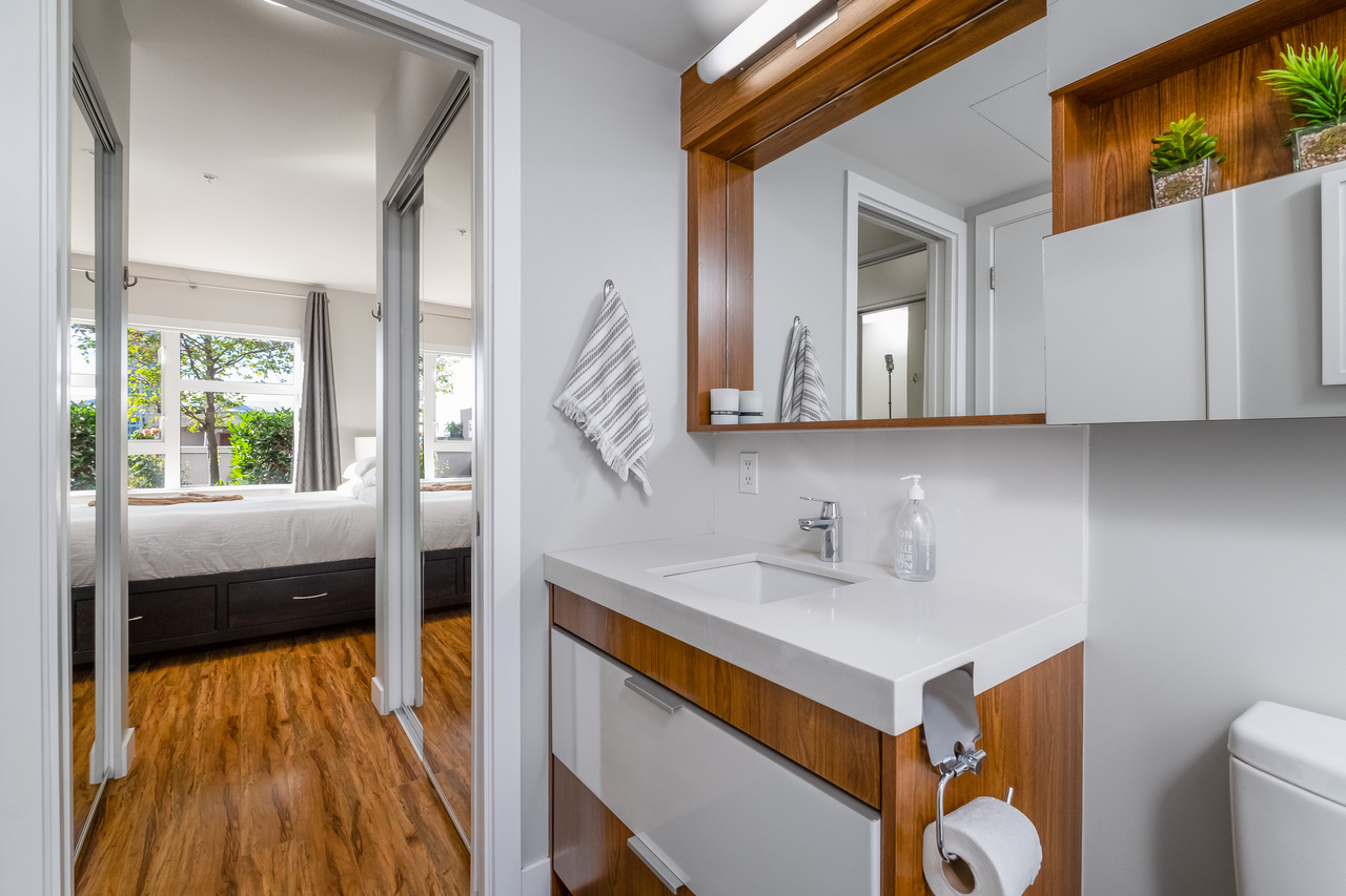 19 at 202 - 111 E 3rd Street, Lower Lonsdale, North Vancouver 19 at 202 - 111 E 3rd Street, Lower Lonsdale, North Vancouver
