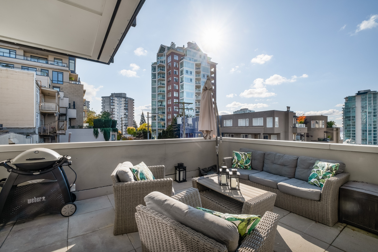 24 at 202 - 111 E 3rd Street, Lower Lonsdale, North Vancouver 24 at 202 - 111 E 3rd Street, Lower Lonsdale, North Vancouver