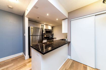 1060-alberni-street-west-end-vw-vancouver-west-03