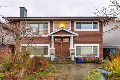726-e-17-street-boulevard-north-vancouver-01