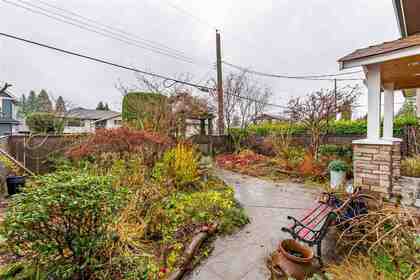 726-e-17-street-boulevard-north-vancouver-03