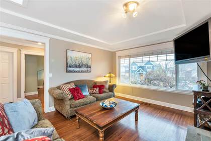 726-e-17-street-boulevard-north-vancouver-05