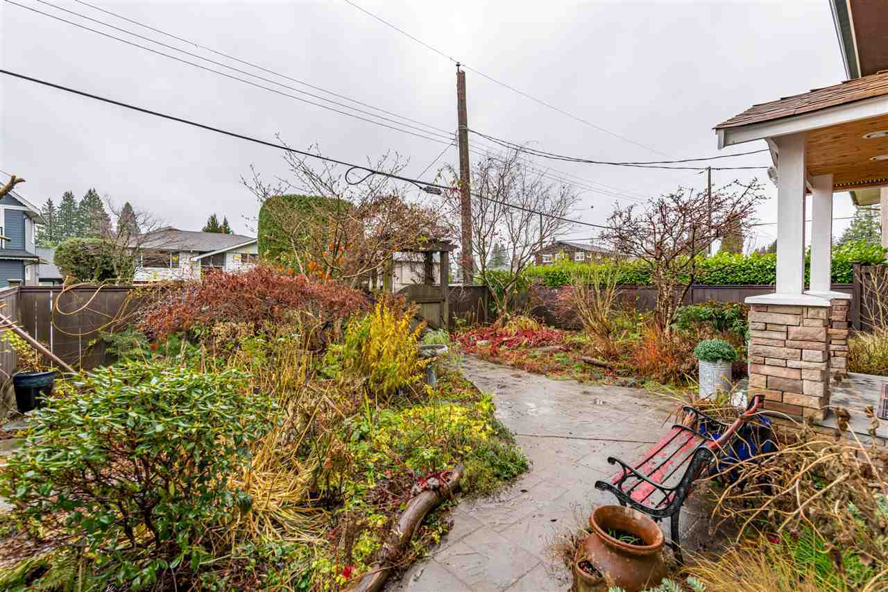 726-e-17-street-boulevard-north-vancouver-03 at 726 E 17 Street, Boulevard, North Vancouver 726-e-17-street-boulevard-north-vancouver-03 at 726 E 17 Street, Boulevard, North Vancouver