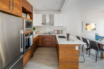720-e-3rd-street-queensbury-north-vancouver-05
