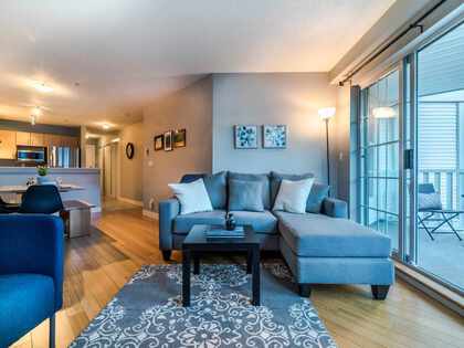 137-e-1st-street-lower-lonsdale-north-vancouver-01